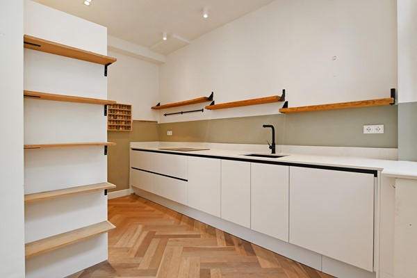 Medium property photo - Pijnboomstraat 3, 2565 ZH Den Haag